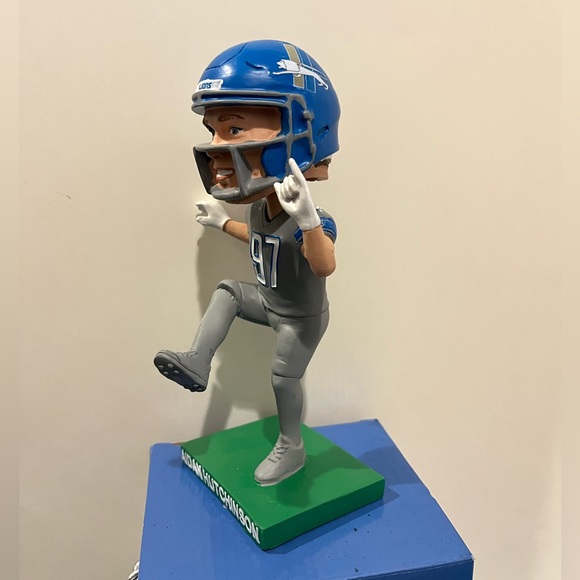 Detroit Lions 2023 Aidan Hutchinson One of A Kind Collectors Edition Bobblehead - Picture 7 of 12
